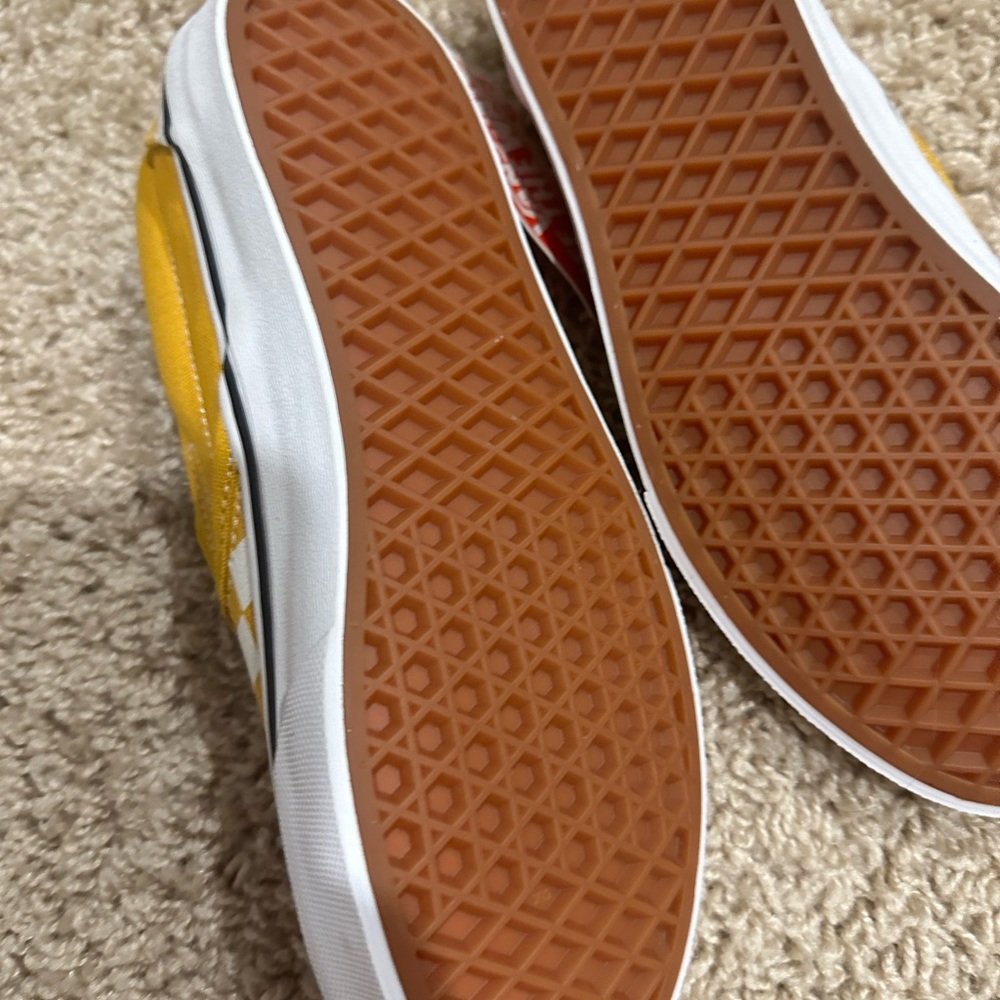 Vans - Picture 2 of 3